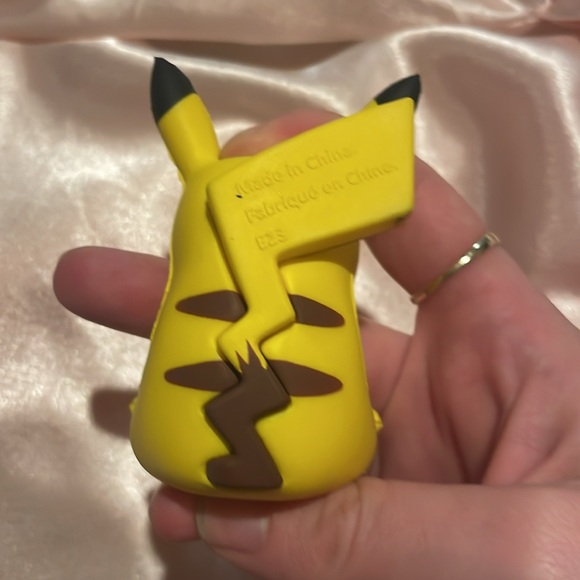Pikachu squishy figure toy - Picture 2 of 4